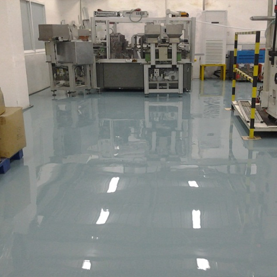 Self leveling epoxy untuk lantai industri yang halus dan modern
